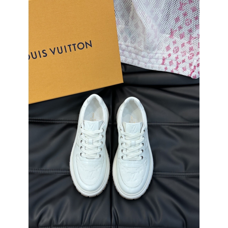 l**is V*t*n sneakers